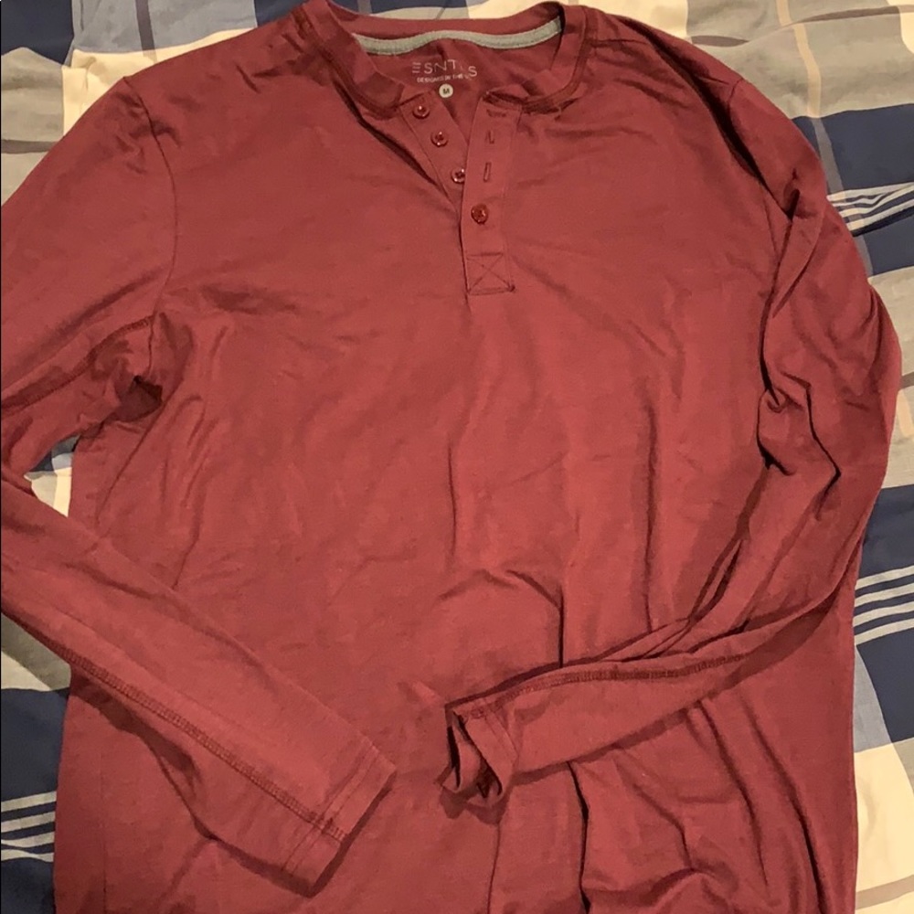 ESNTLS Maroon Henley